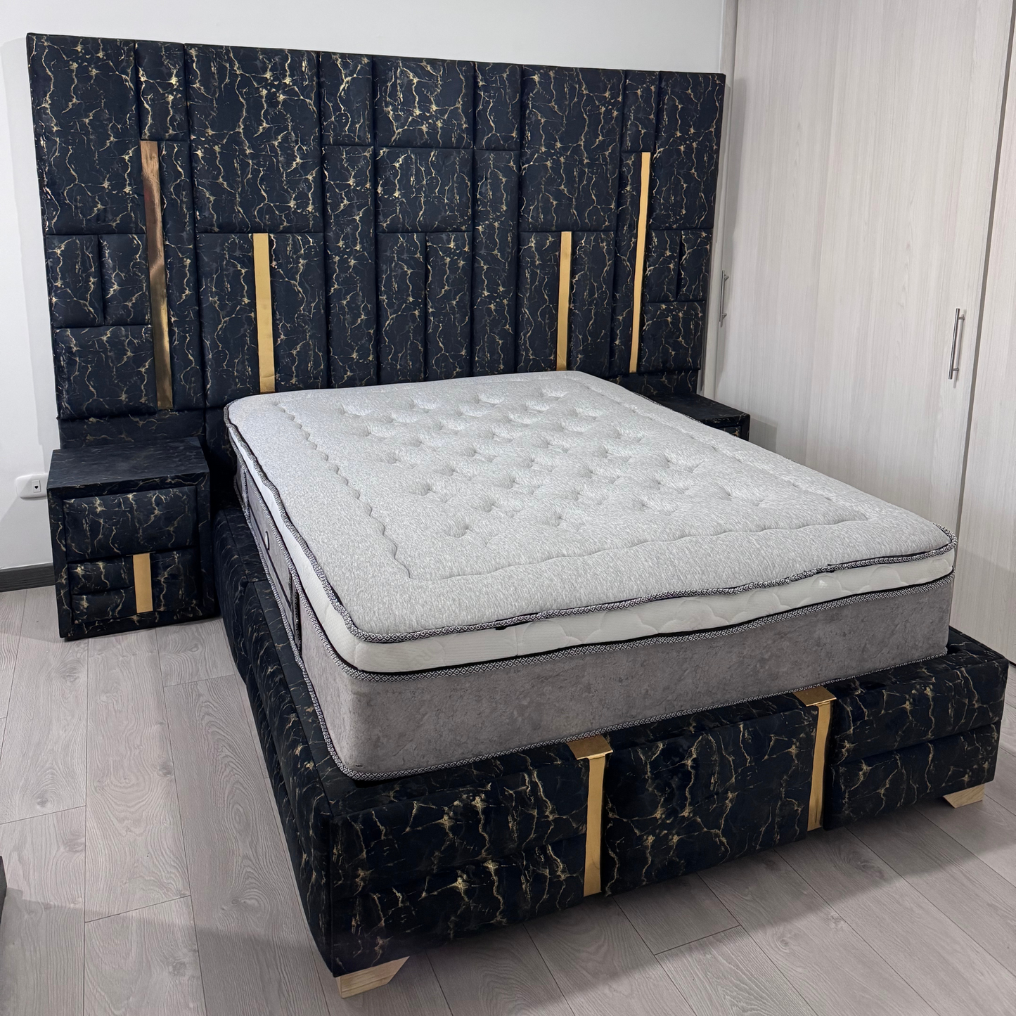 CAMA MAGESTIC