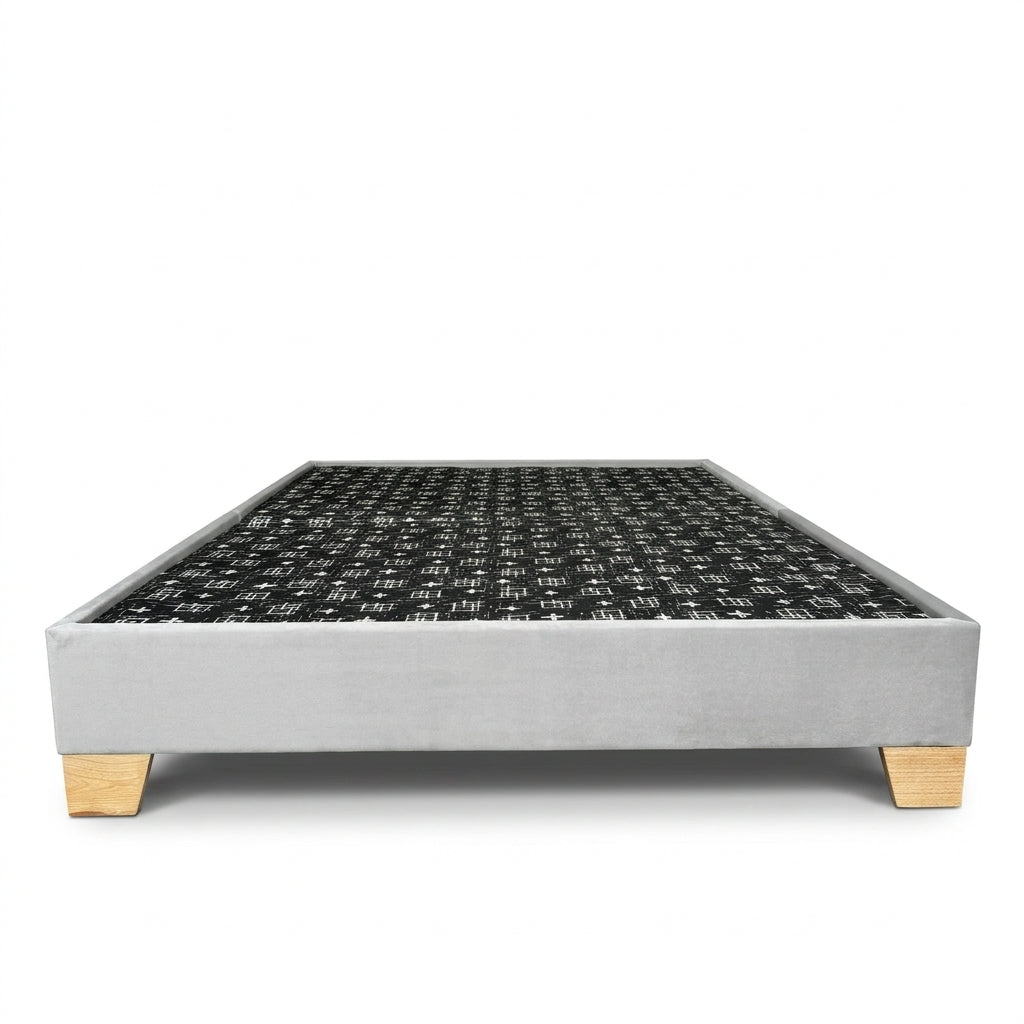 Basecama Dividida Tapizada en Tela Elegante Pata Madera
